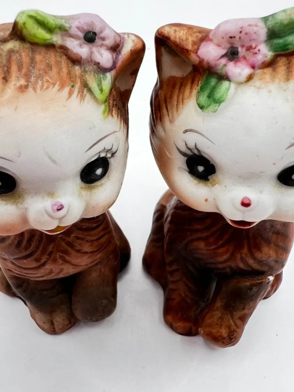 Vtg Kittens Cats Salt & Pepper Shakers Figurines 2.75